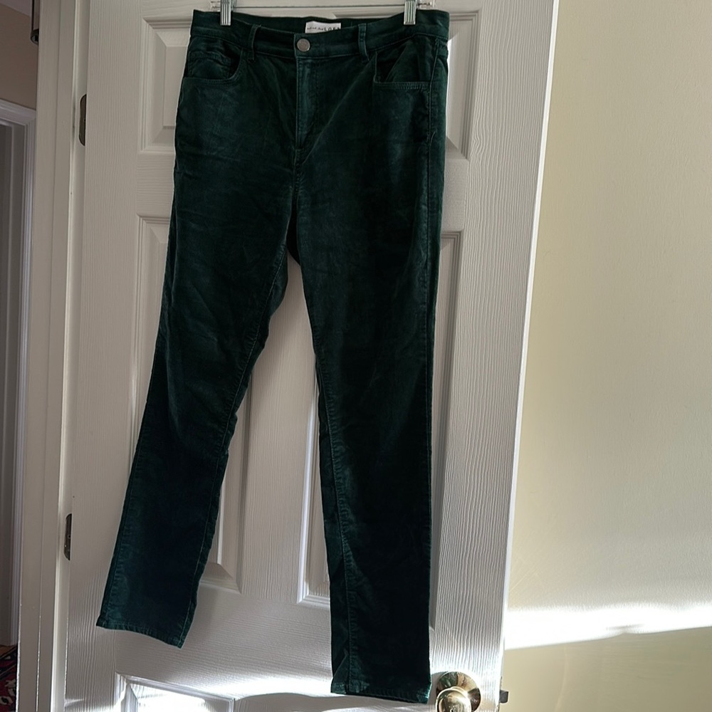 Loft velvety fine coord green jeans.  Like new. Worn 1 time